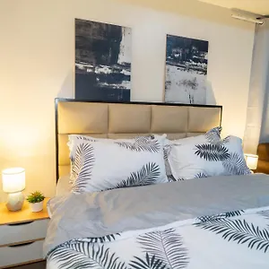  Apartment A2j Luxury 2br Bgc Near Sm Aura, Market2x
